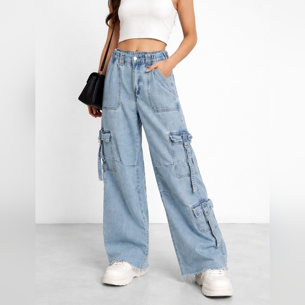Women Wide Leg Denim Cargo Y2K Pants Raw Hem Utility Jeans Sz 25 .